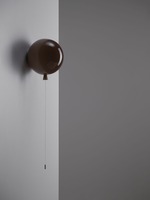 Dekorativní - BRO PC00880_044 Nástěnné svítidlo MEMORY hnědé lesklé 30cm černý spínač - BROKIS C