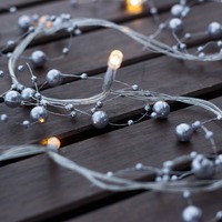 LED osvětlení na BATERIE - DLED BL09W DECOLED LED světelný řetěz na baterie, stříbrné perly, teple bílá, 10 diod, 1,3 m