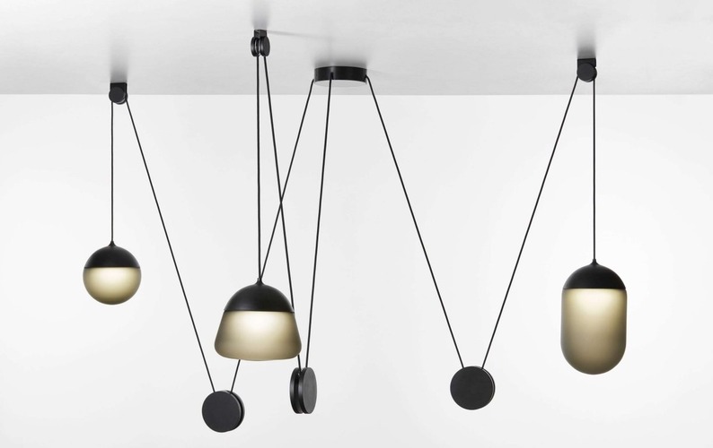 Vícečetná - BRO PC01236_017 Závěsné svítidlo PLANETS 3 sklo šedé kouřové matné / černý matovaný komaxit se strukturou /  textilní černý kabel DIM 19,7W 2700K - BROKIS - foto 1