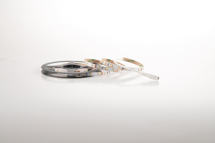 Dekorační - FAN STRIP24V-2835M-INT LED pásek 2835 DC24V KAPTON 60 LED/m 6,5W/m 1140 lm 3000K stmívatelné s driverem DC24V / vč. dálk. ovladače 1x300 cm - FANEUROPE - foto 1