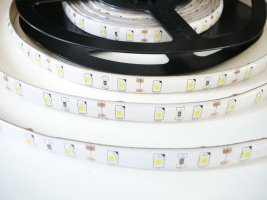 Jednobarevné LED pásky 12V, 24V, 230V - LED pásek SB3-W300 zalitý