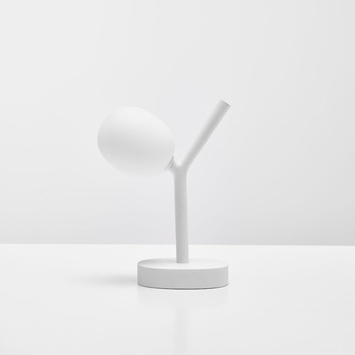 Stolní lampy dekorační - BRO PC01233_002 Stolní lampa IVY BATTERY 1,2W G4 triplex opál mat / bílý matovaný komaxit se strukturou - BROKIS - foto 1