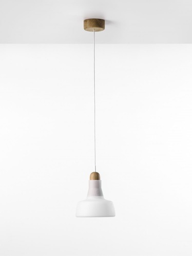 Dekorativní - BRO PC00896_004 Shadows, závěsné svítidlo, ručně foukané sklo, triplex opál / přírodní dub / bílý kabel, 5W LED, prům. 18,9cm - BROKIS A - foto 1