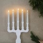 Interiérové dekorace - MAR 706313 Rydboholm adventní bílý svícen na baterie - Markslöjd - foto 2