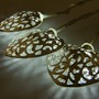 LED osvětlení na BATERIE - DLED ML01 DECOLED LED světelný řetěz na baterie, kovová srdce styl vintage, ledově bílá, 10 diod, 2,5 m - foto 2