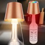 Stolní lampy dekorační - BRILO 7510013 Calida stolní lampička - 2,5W, 200lm, nabíjecí, LED, stmívatelné, RGBW, uchycení na láhev, bronzová - BRILO - foto 7